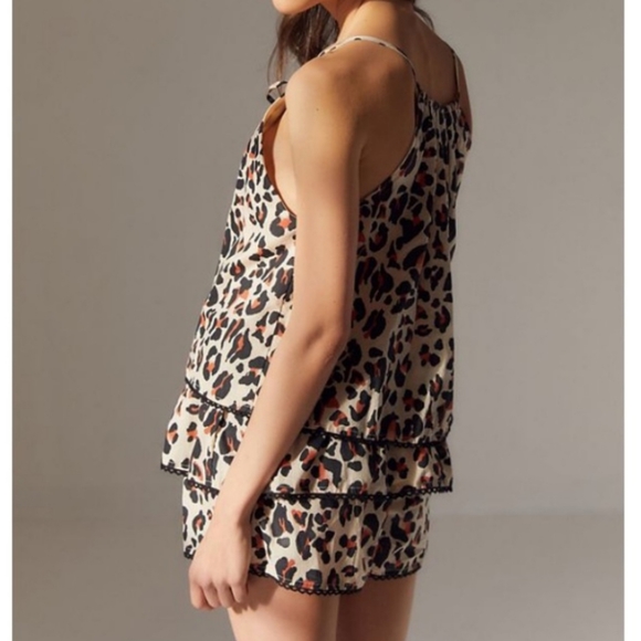 NEW UO Keyhole Tiered Leopard Print Romper - Picture 3 of 5